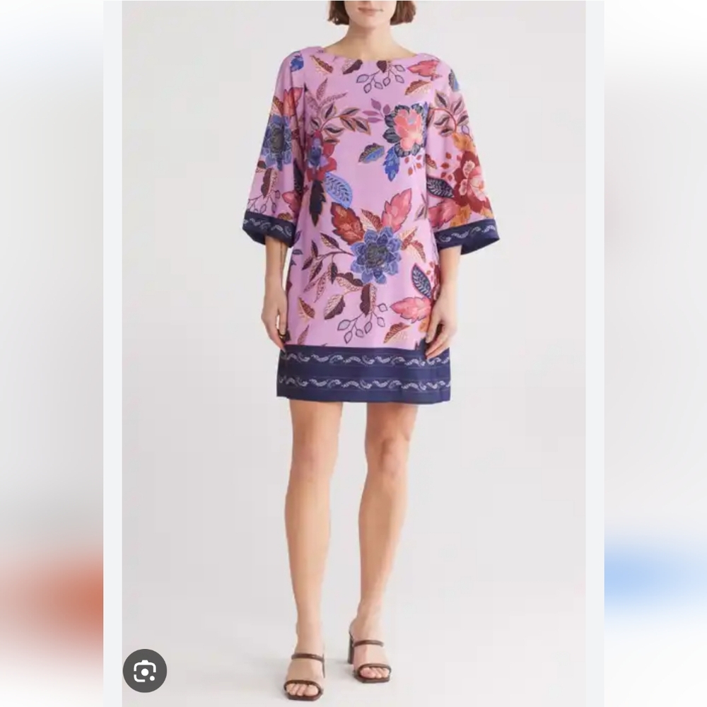 VINCE CAMUTO - NWT Lavender Flare Sleeve Border Print Dress